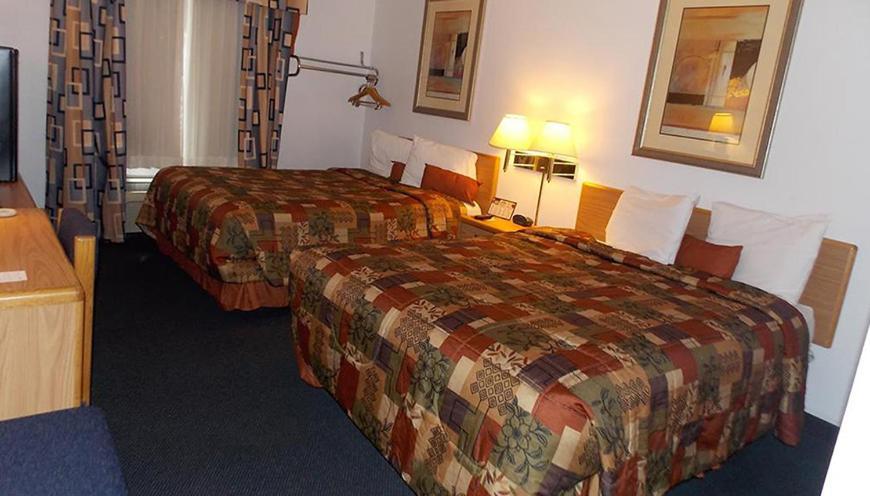 Norwood Inn Minneapolis Розвилл Экстерьер фото